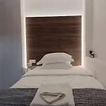 The Athena Apartment, Chania Seaside * La Canée